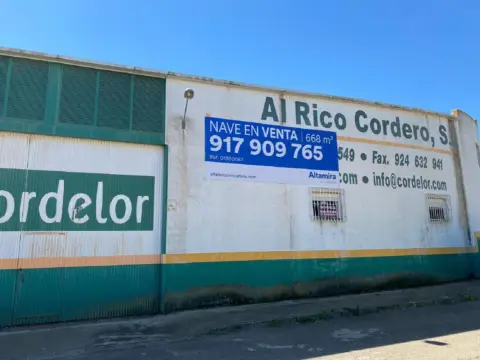 Nave industrial en calle de la Loma, 35